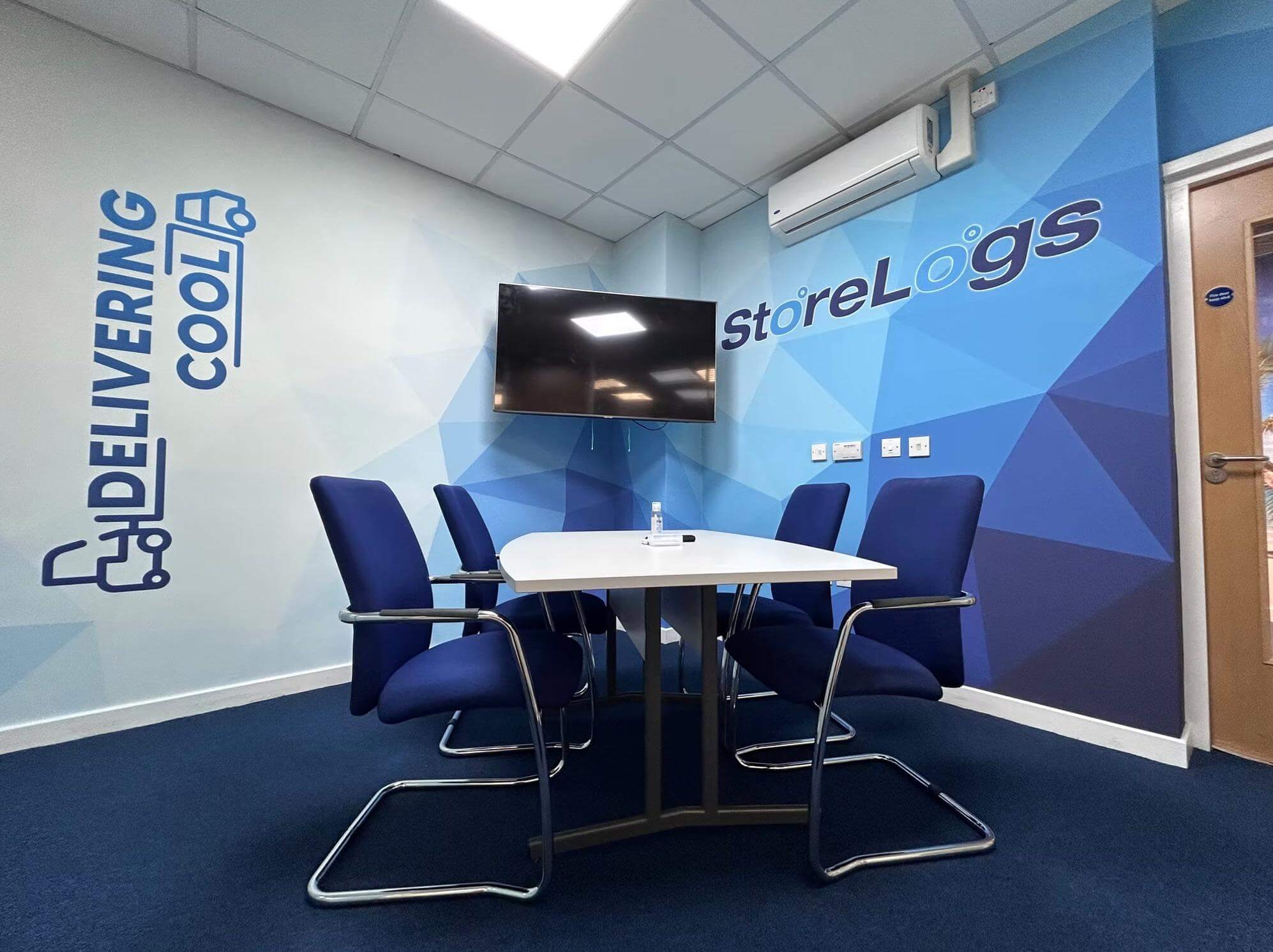 StoreLogs branded office
